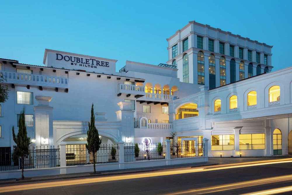 DoubleTree by Hilton Toluca 1/80