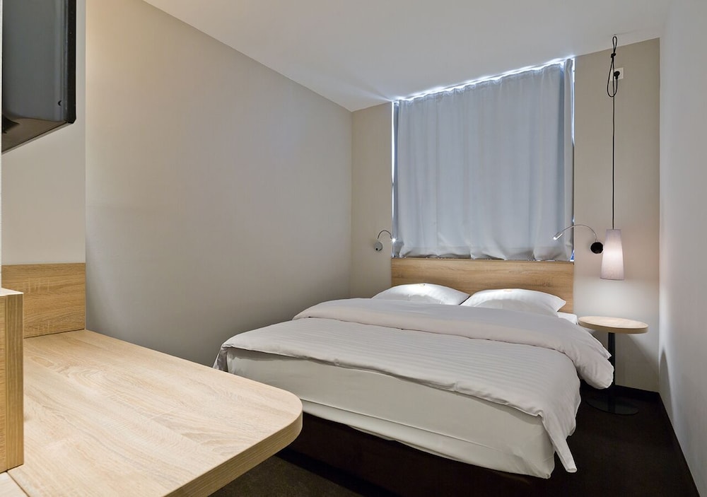 B B Hotel Munchen Olympiapark 16/45