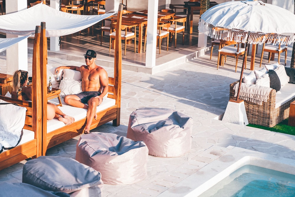 Ohana's Boutique Resort And Beach Lounge 15/50