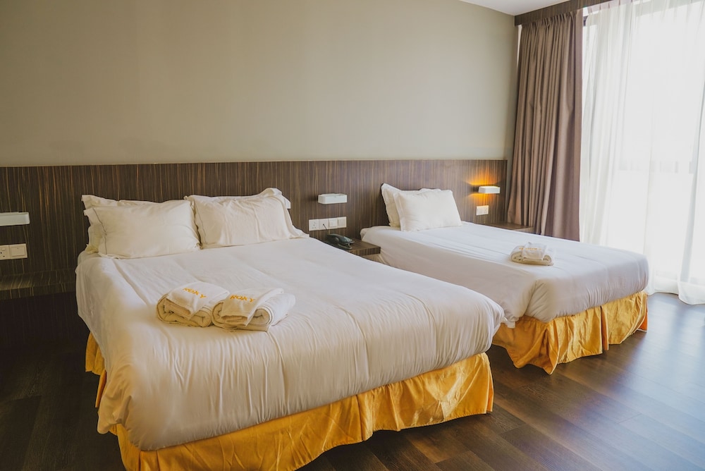 Roxy Hotel Serian 12/40