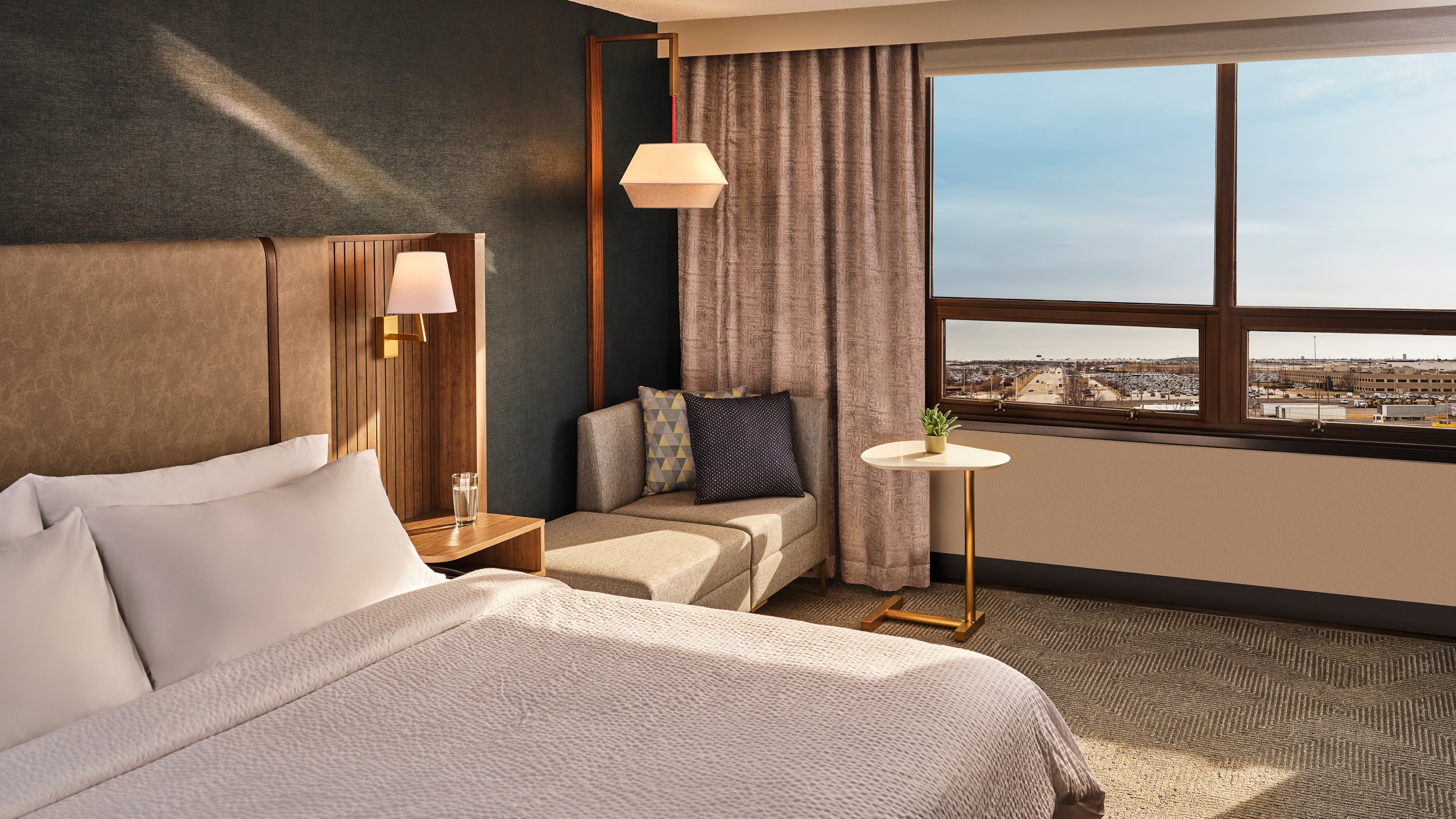 Premium, King Bed, Airport View, Accessible، Holiday Inn Chicago O Hare Rosemont 3/5