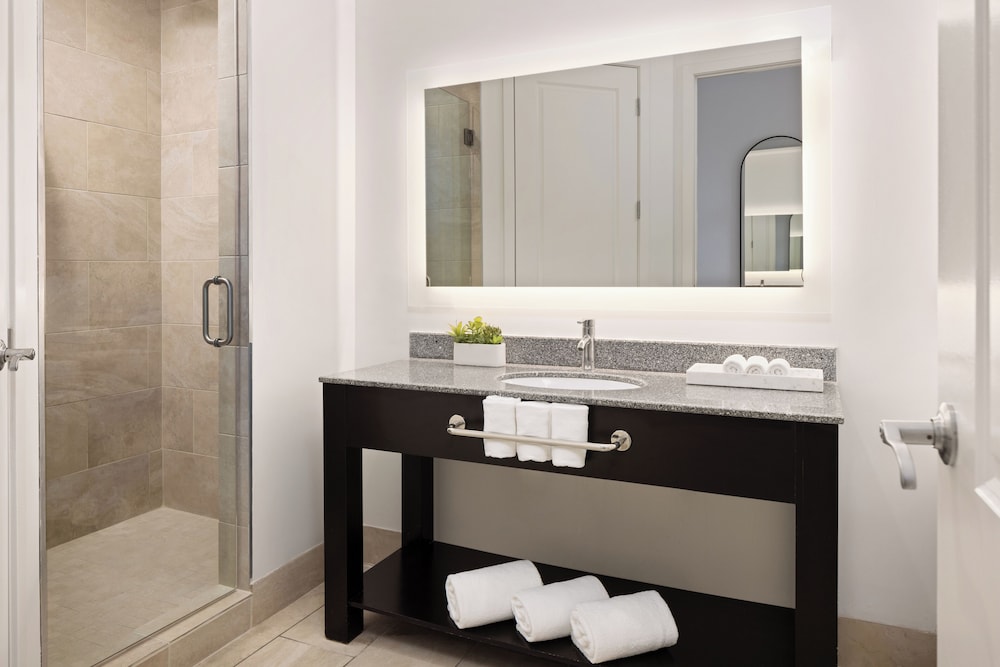 Room, King Bed, Water View, Balcony, Accessible