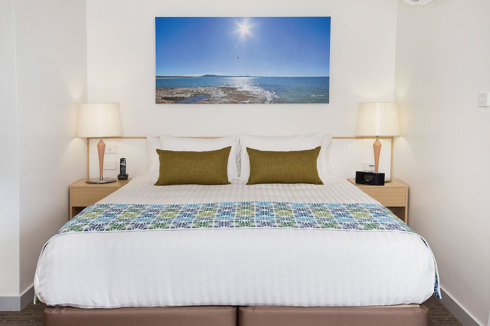 ROOM, KING BED, GARDEN VIEW