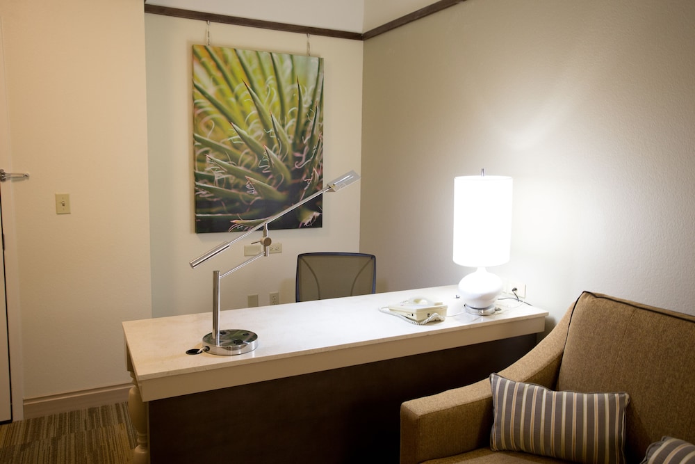 Hilton Garden Inn Bentonville Hotel 59/62