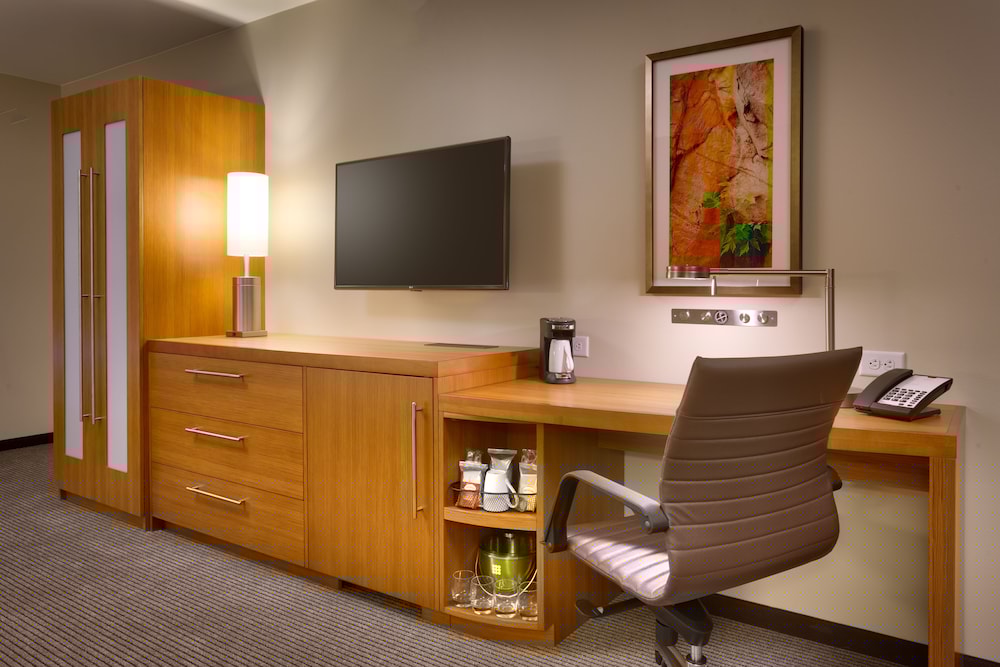 Hyatt Place St George 43/45
