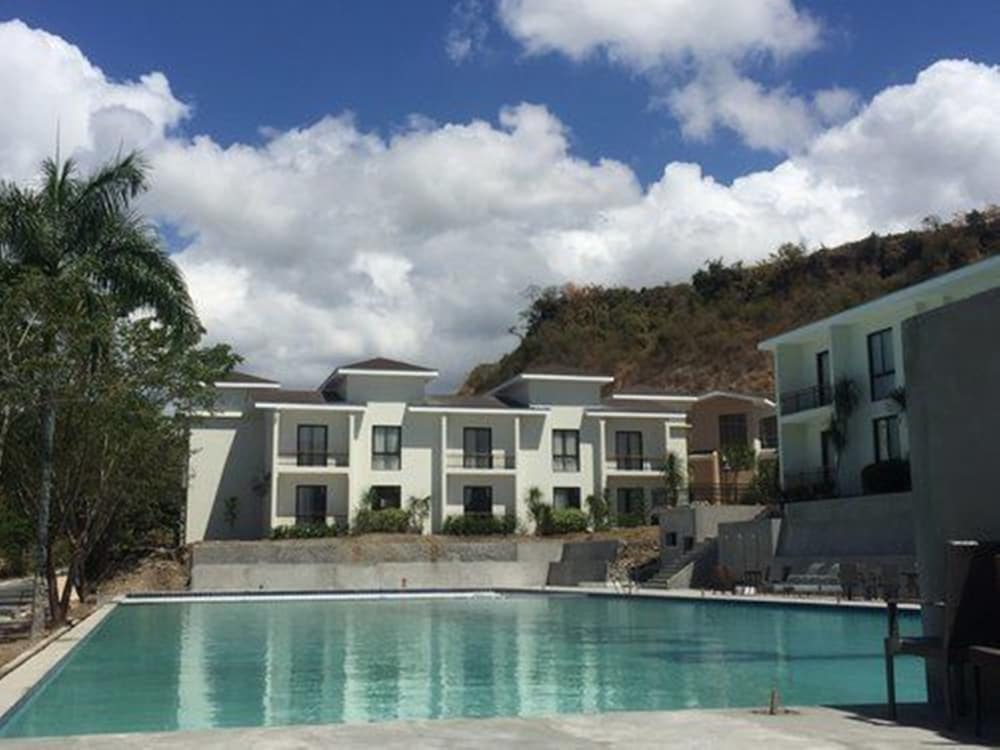 Thunderbird Resorts - Rizal 6/70
