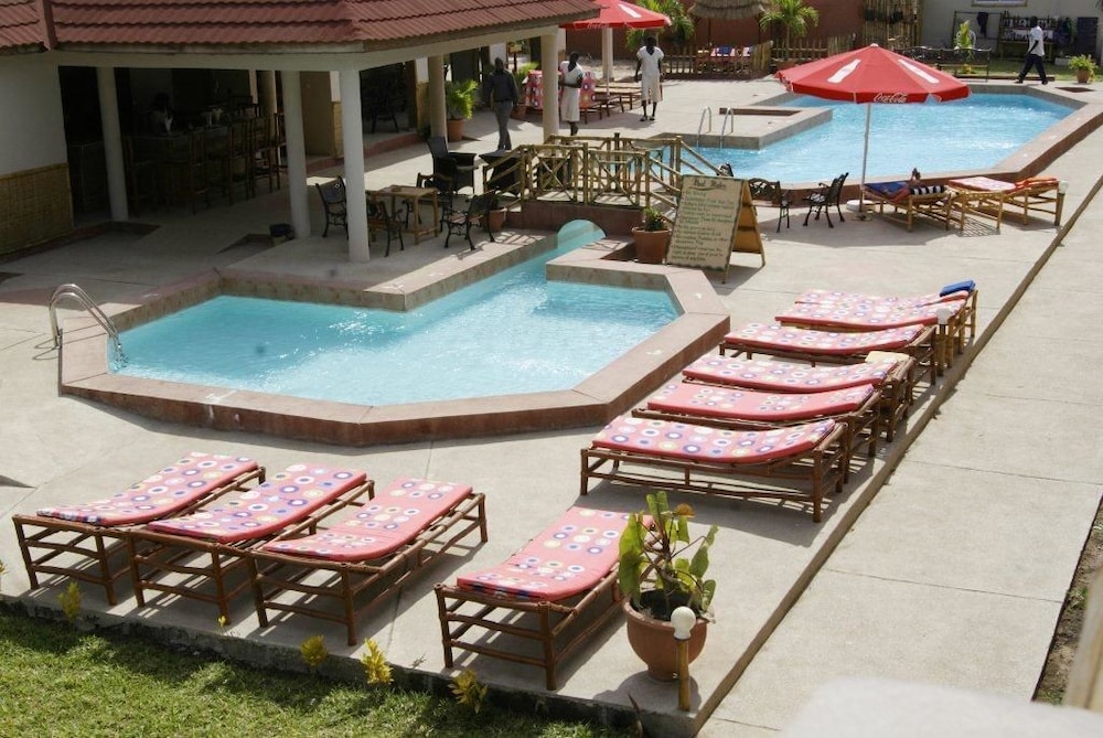 Bamboo Garden Hotel 38/43