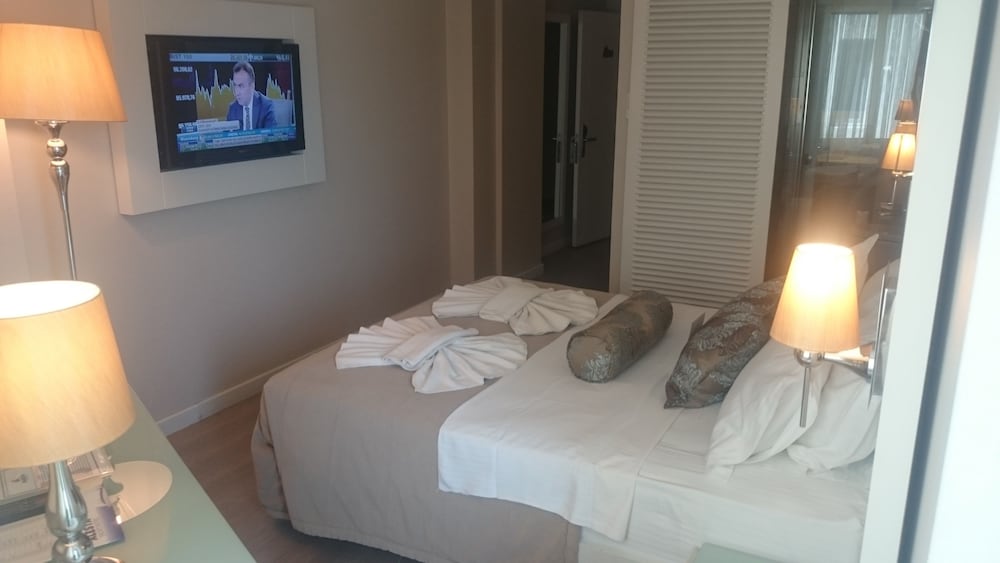 Alesta Yacht Hotel photo2