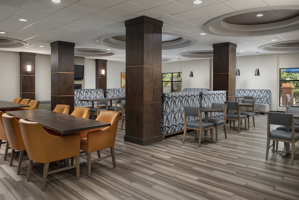 Holiday Inn Express Hoteland Suites Knoxville-Clinton 51/65