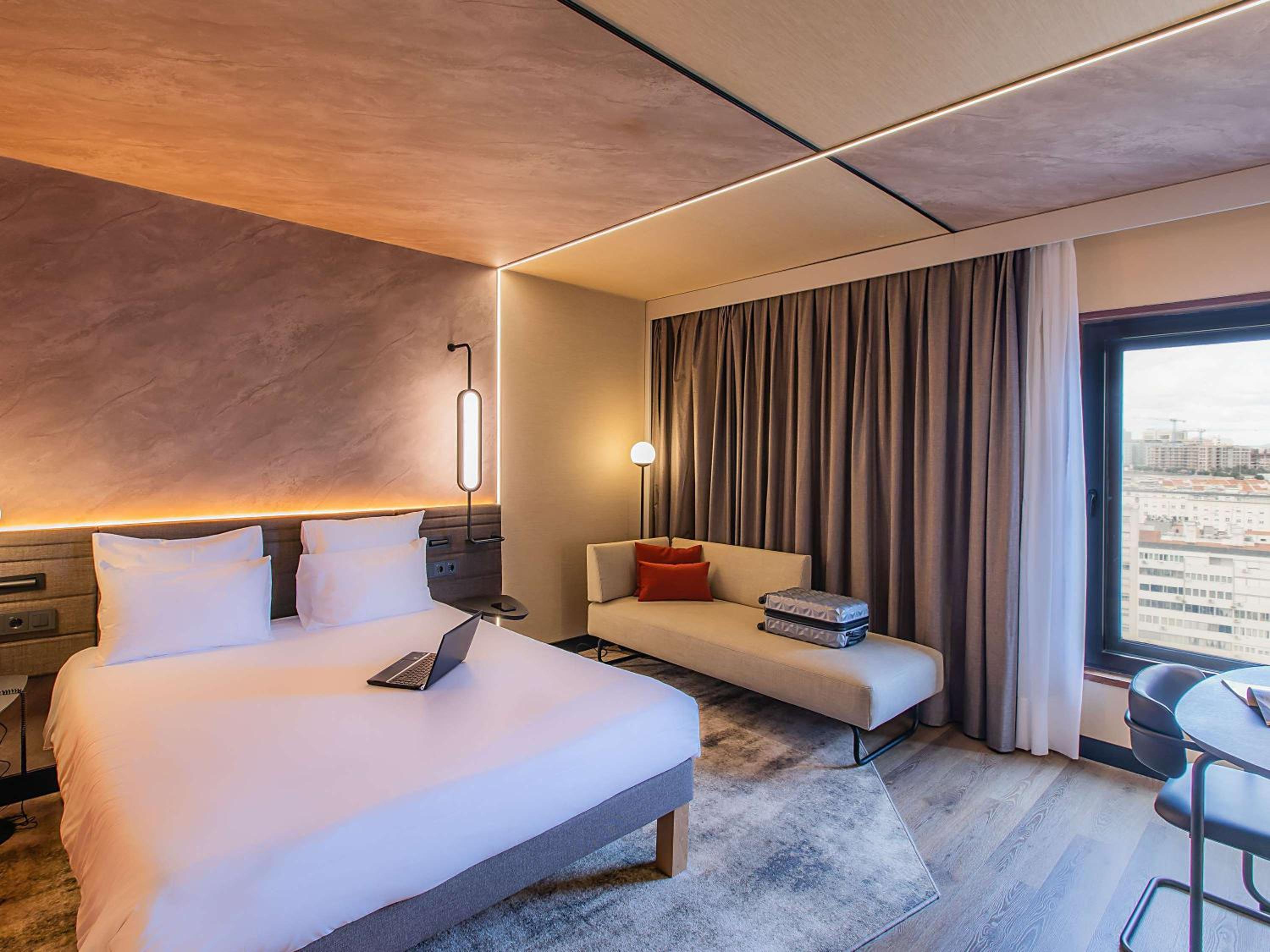 Executive, King Bed, Sofa