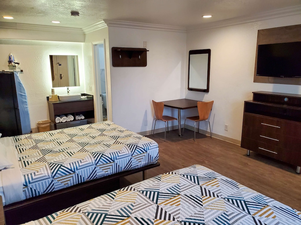 Studio6 National City, CA - Naval Base San Diego 20/56