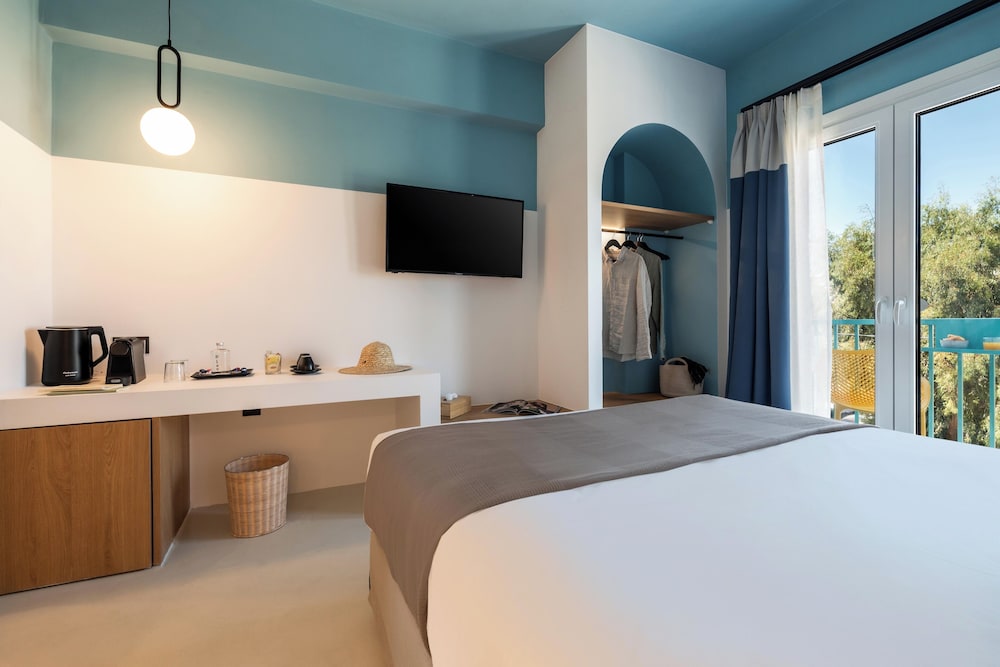 Play Paros, a member of Brown Hotels 31/62