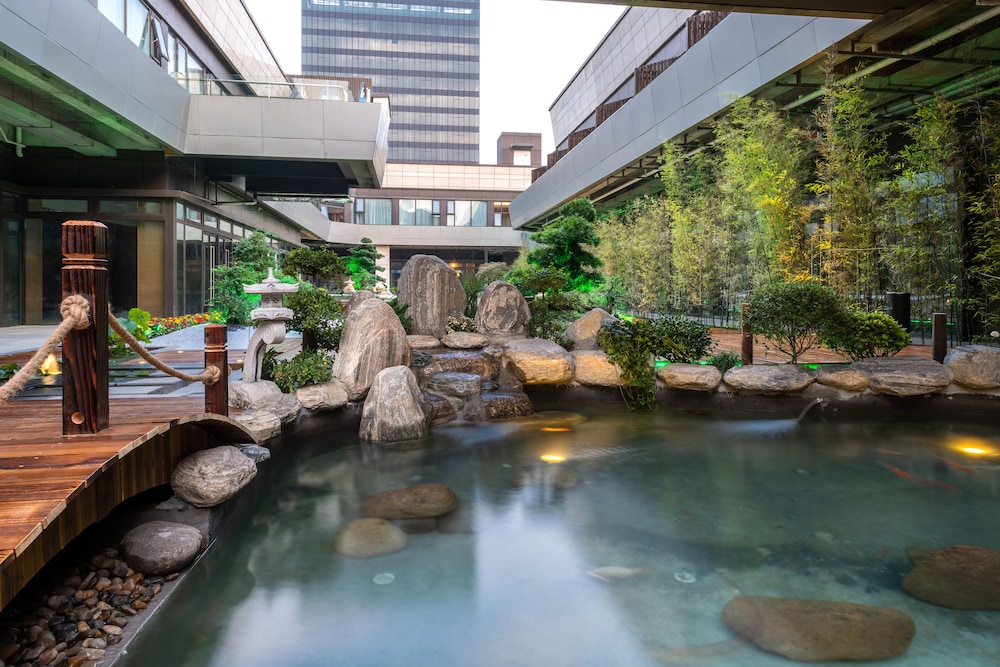 Mercure Shanghai Necc 20/46