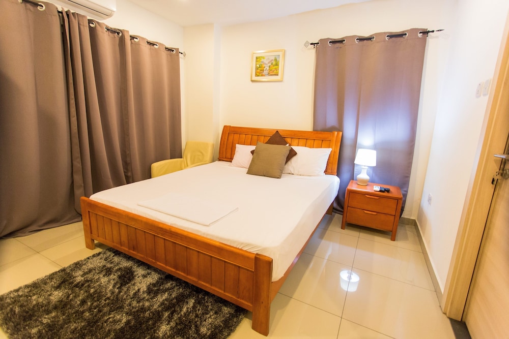 3 BEDROOMS, LUXURY, APARTMENT, CITY VIEW, BATHTUB