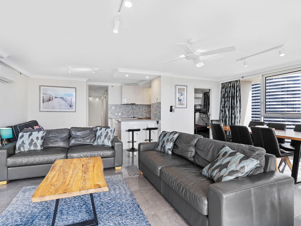 ULTIQA Beach Haven on Broadbeach 28/50