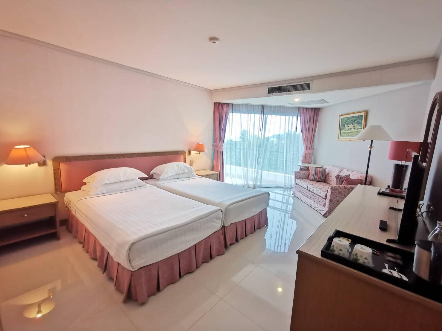 Hollywood, Twin Beds