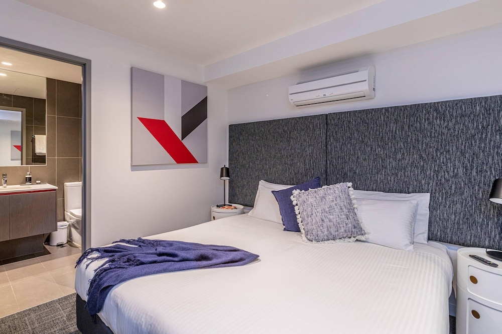 2 Bedrooms, Executive, King and Queen Bed
