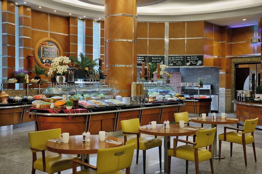 restaurant cafeteria