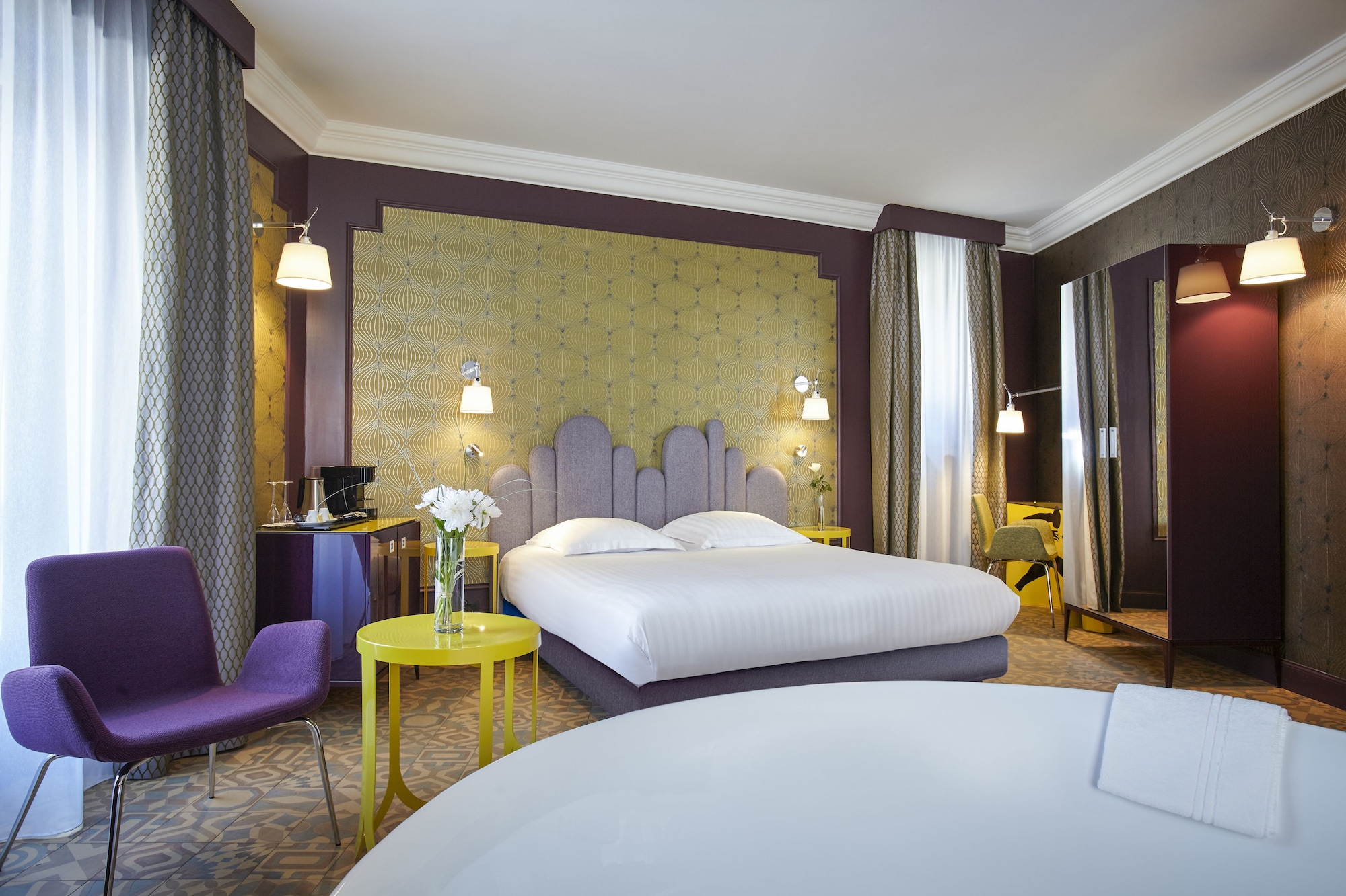 Deluxe, Double Bed, La Defense View, Terrace
