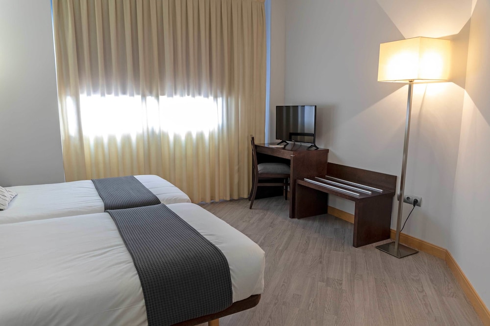Hotel Cardena 51/68