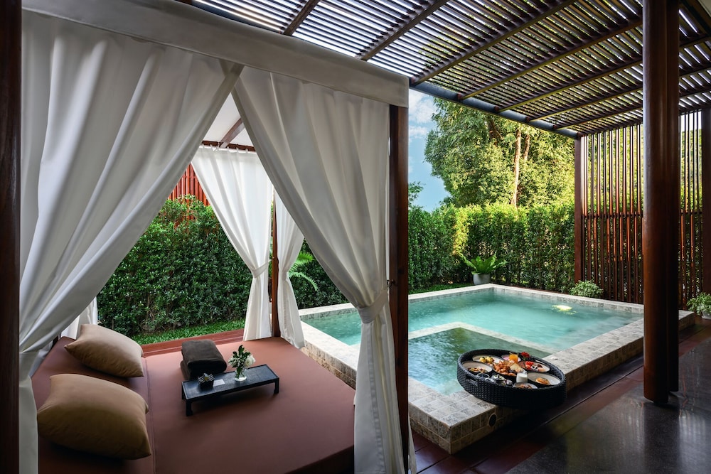 Swimming pool-spa