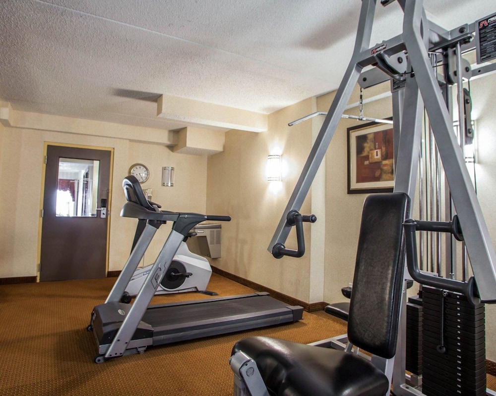 Quality Inn Aurora Naperville Area 25/41