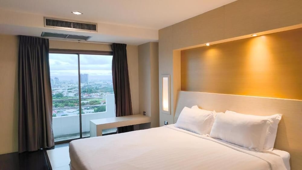 Avana Bangkok Hotel Convention Centre 8/45