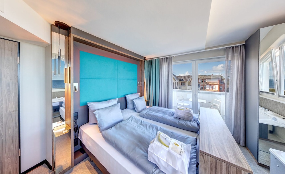 Deluxe, Penthouse Suite, Twin Beds, King Bed, Sea View