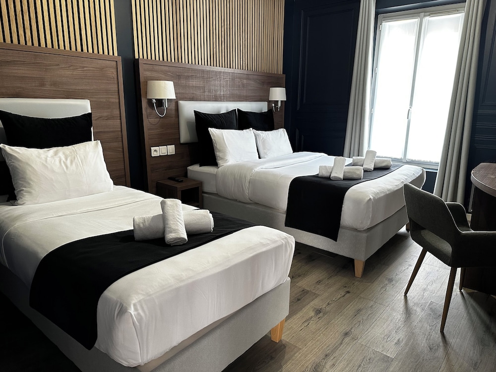 ROOM, TRIPLE