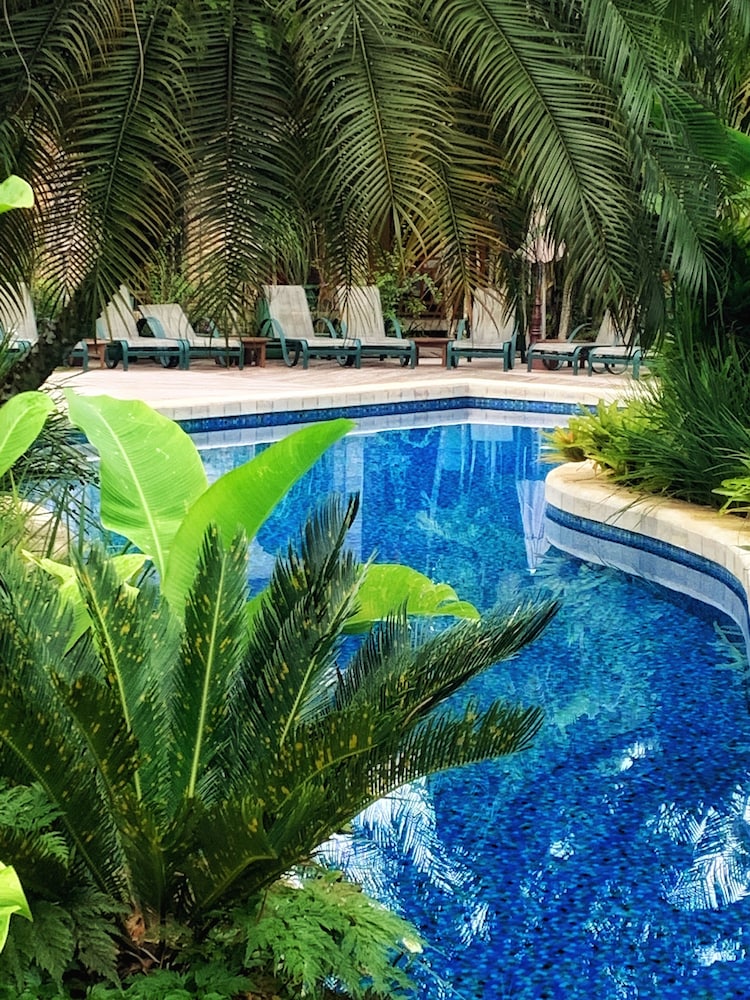 VILLA BEBEK HOTEL 58/64
