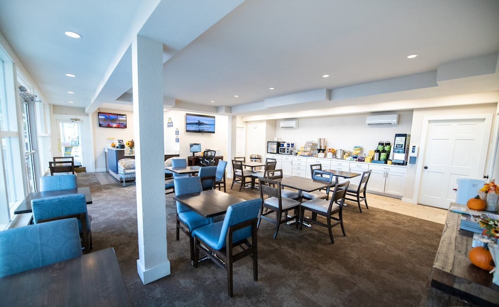 Days Inn by Wyndham Bar Harbor 44/53