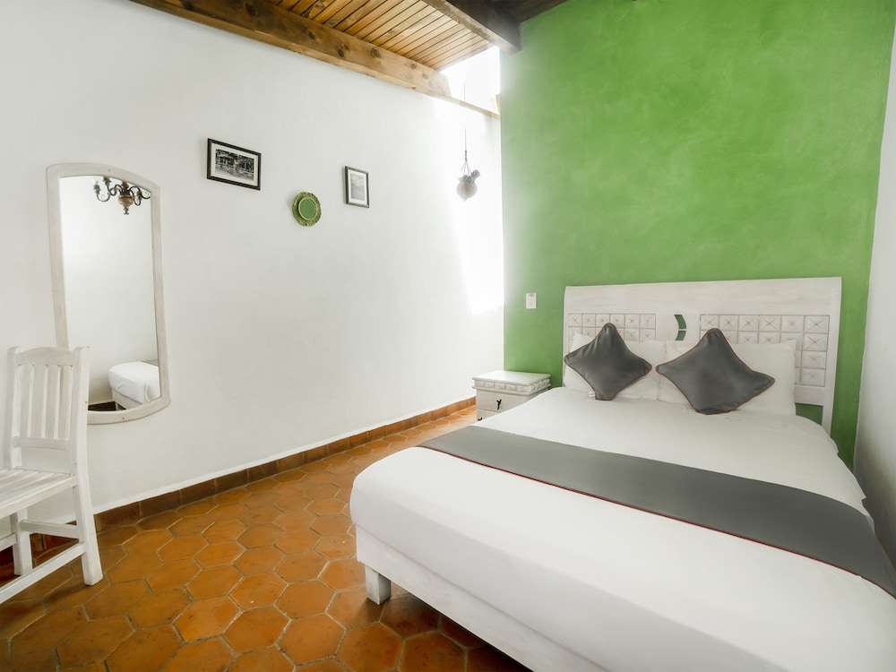 Hotel Valle Bonito, Valle de Bravo 28/38