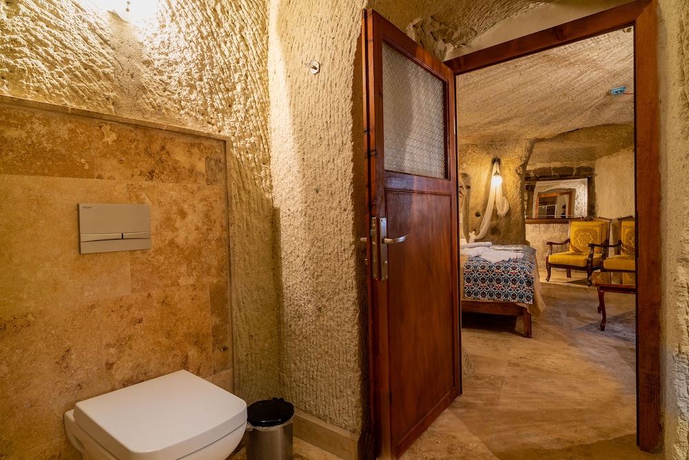 Cappadocia Inans Cave 50/50