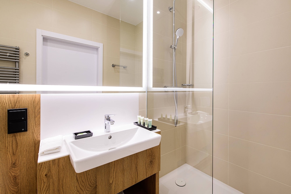 Courtyard By Marriott Warsaw Airport 11/62