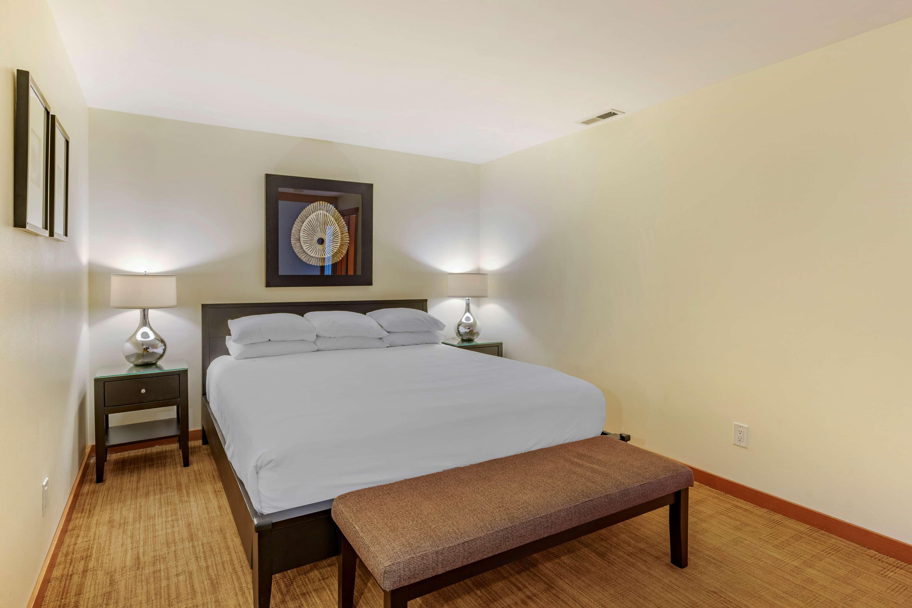 2 Bedrooms, Suite, 2 King Beds, with View, 2 Bathrooms, Living Area, Kitchen