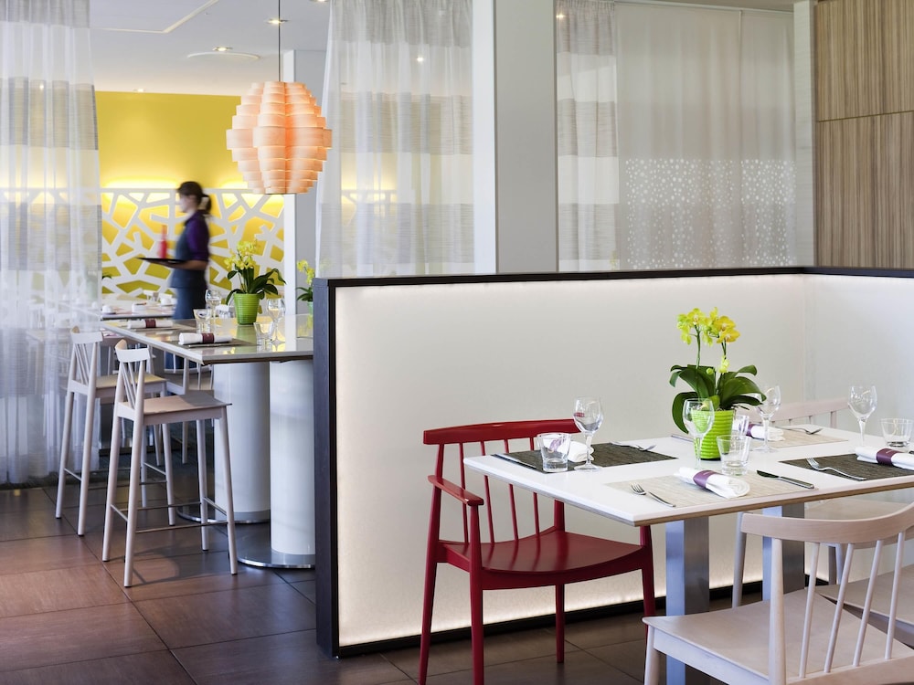 NOVOTEL LAUSANNE BUSSIGNY 56/75