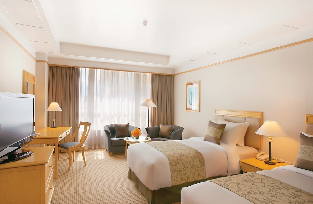 New World Saigon Hotel 10/77