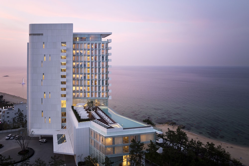 Seamarq Hotel 3/70