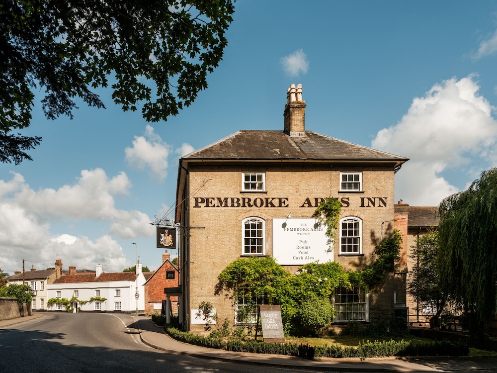 Pembroke Arms 4/50