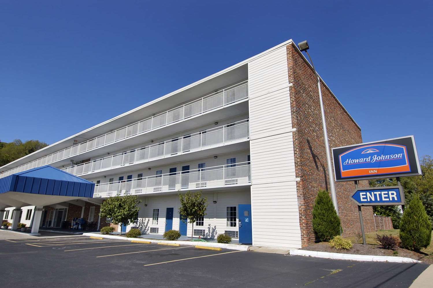 Howard Johnson by Wyndham Staunton 28/34