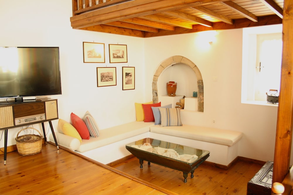 Mariakis Luxury Studios 25/42
