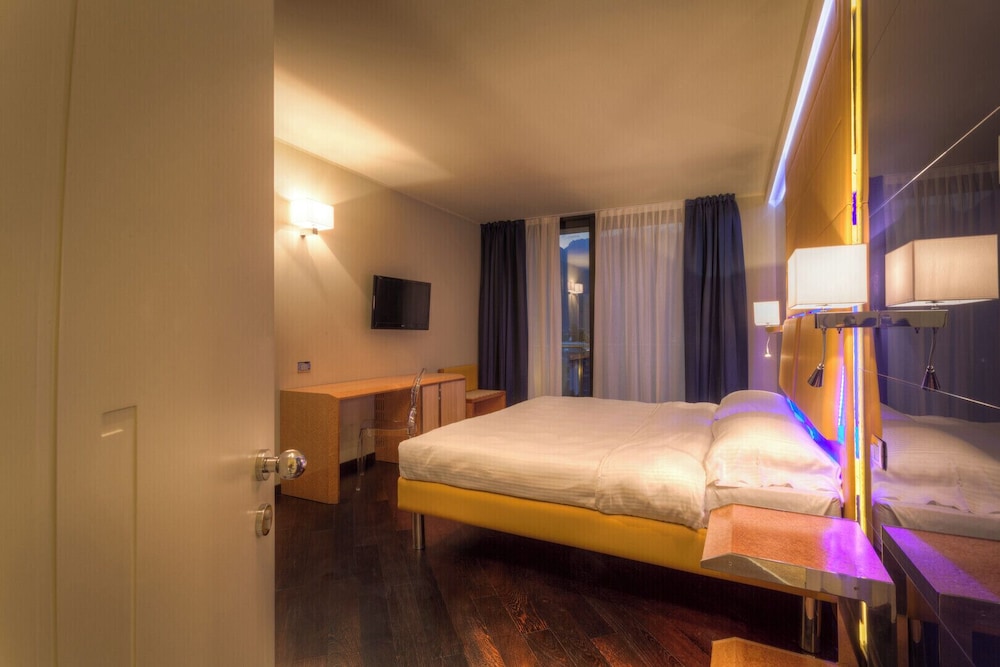 CLASSIC, DOUBLE BED, BALCONY