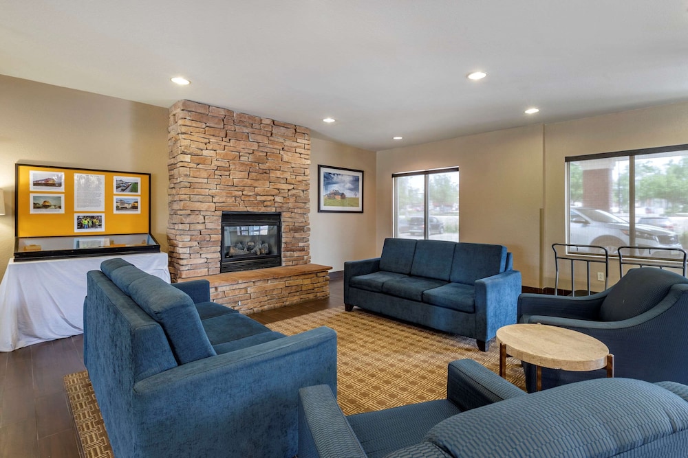 Comfort Suites Coralville 30/37