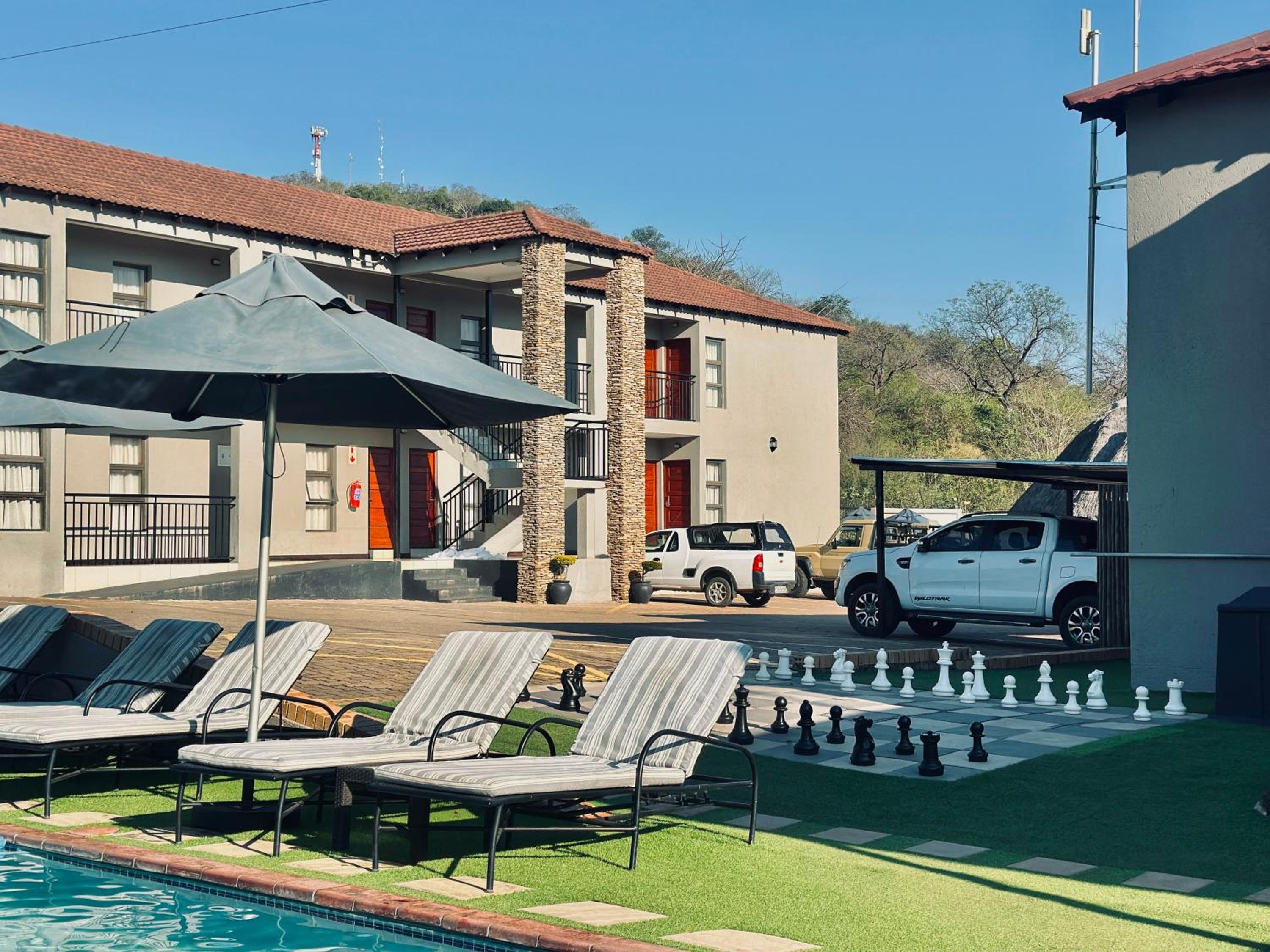 VAHLAVI LODGE 28/30
