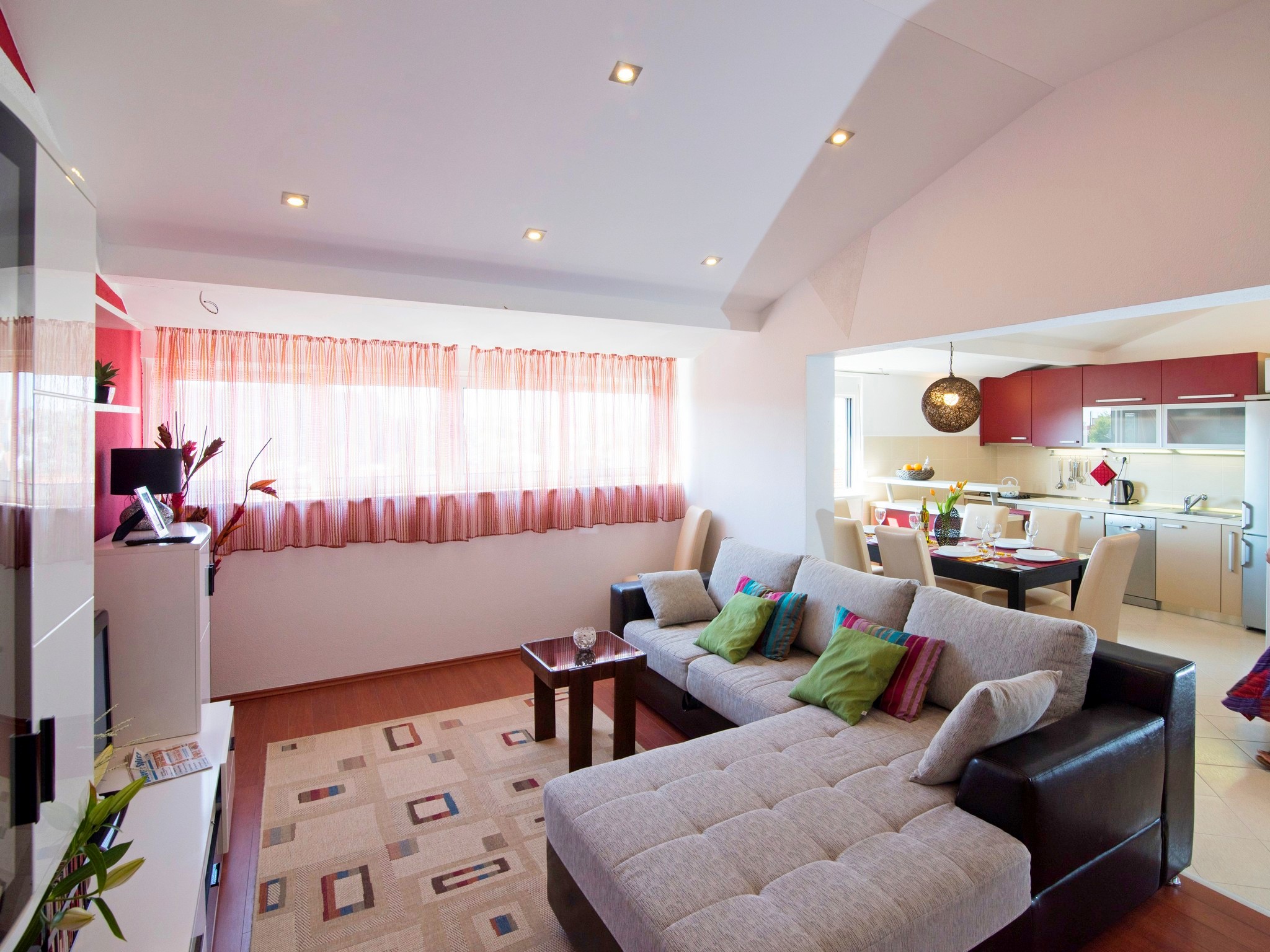 APARTMENTS ISKRA 16/33