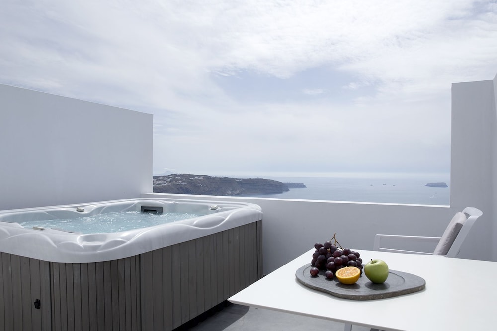 May Seven Suites - Adults Only 36/50