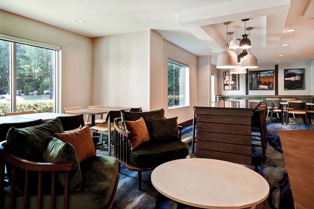 Fairfield Inn Suites by Marriott Atlanta Kennesaw 37/50