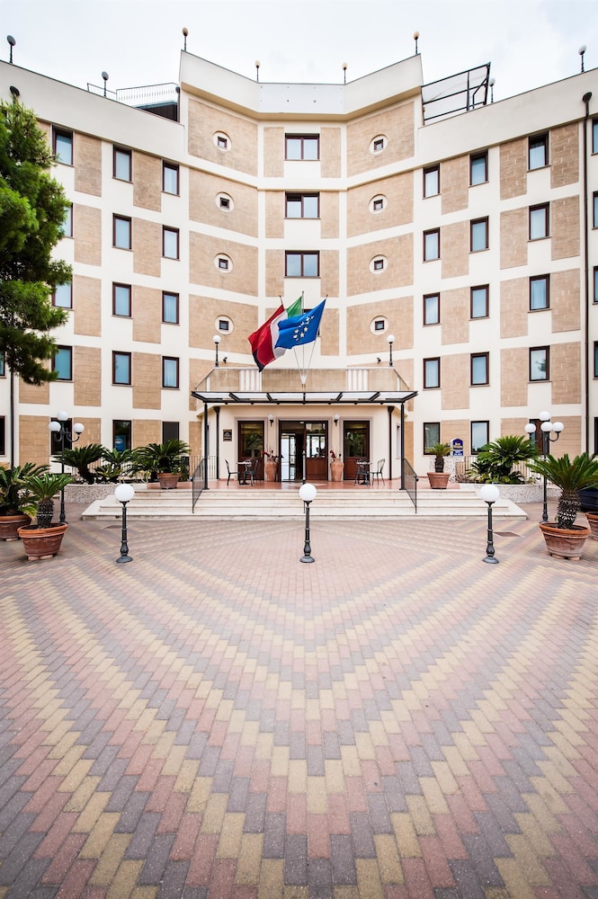 Ara Solis Hotel 6/78