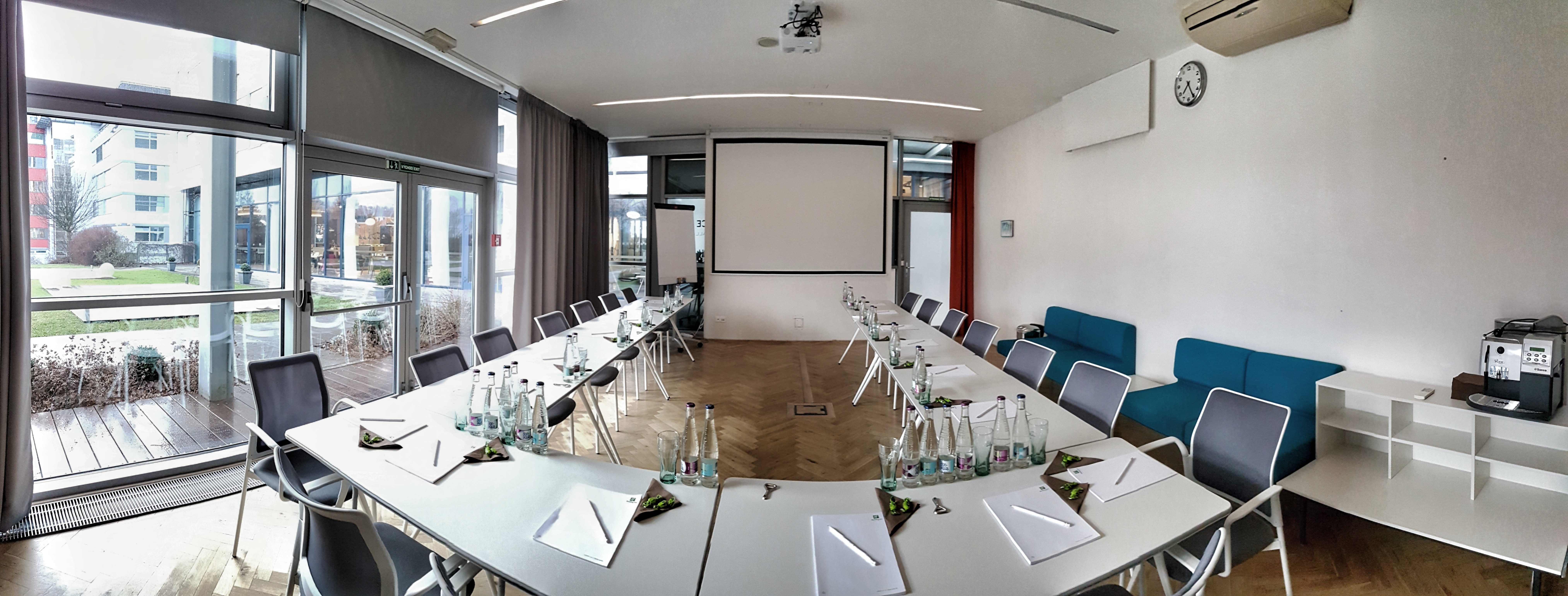 HOLIDAY INN PRAGUE AIRPORT 59/76