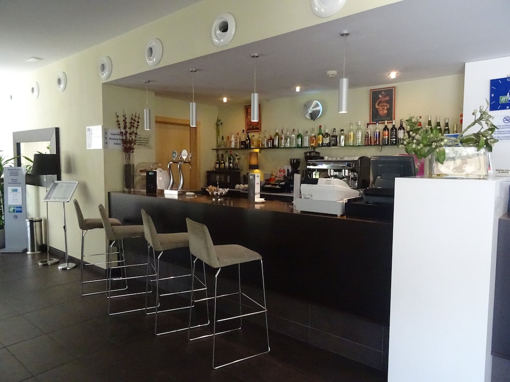 Holiday Inn Express Sant Cugat 51/60
